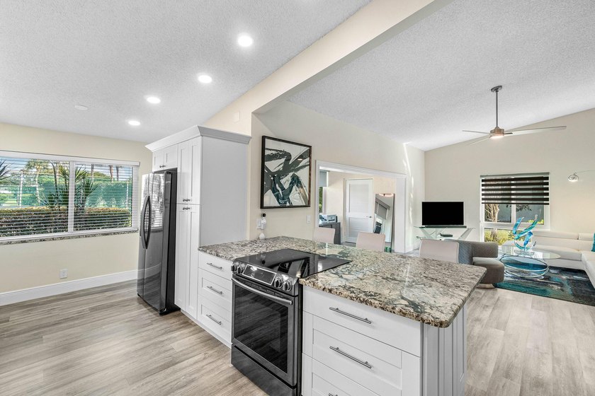 Rarely available &amp; totally remodeled 2-bed, 2-bath END UNIT - photo 11