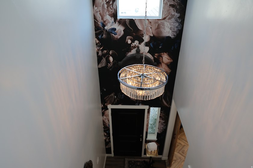 Stunning 5-bedroom, 3.5-bath Saratoga Springs home with - photo 15