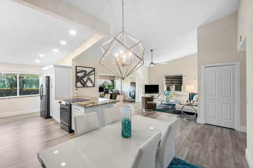Rarely available &amp; totally remodeled 2-bed, 2-bath END UNIT - photo 16