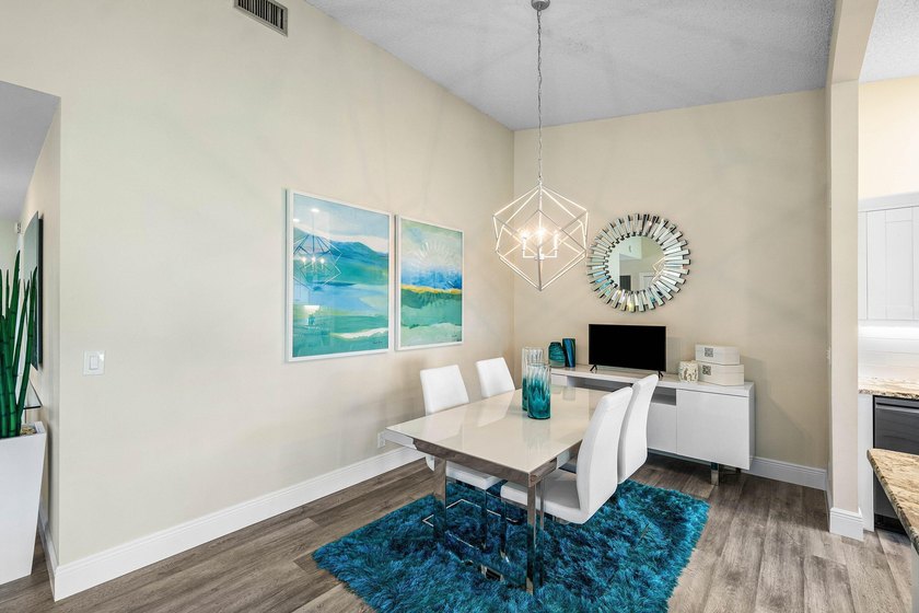 Rarely available &amp; totally remodeled 2-bed, 2-bath END UNIT - photo 17