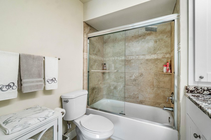 Rarely available &amp; totally remodeled 2-bed, 2-bath END UNIT - photo 24