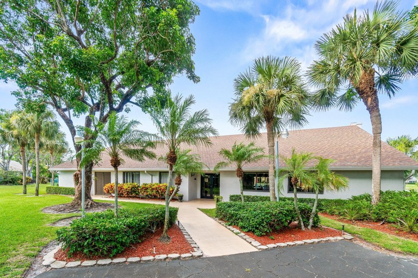 Rarely available &amp; totally remodeled 2-bed, 2-bath END UNIT - photo 33