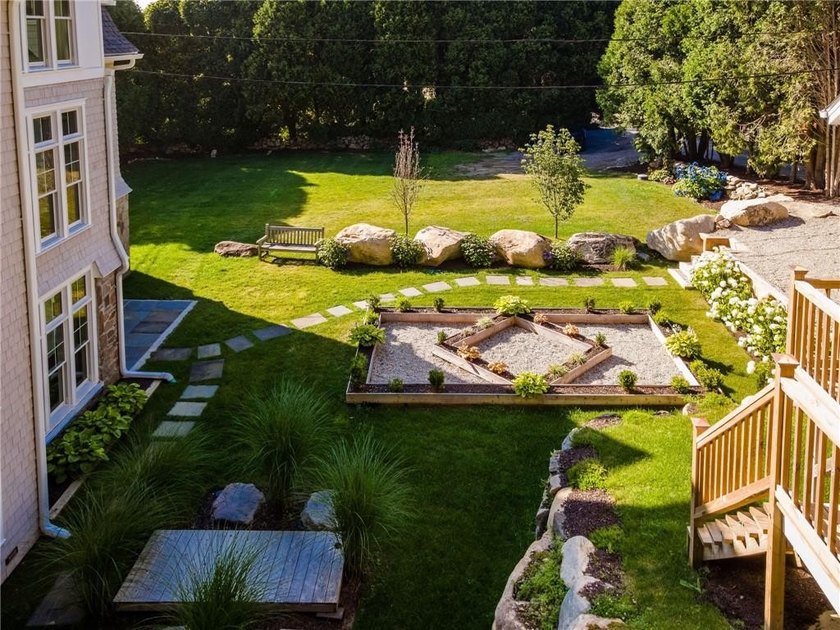 19 East Hills Road presents a rare opportunity to own a - photo 46