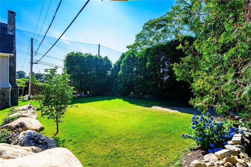 19 East Hills Road presents a rare opportunity to own a - photo 47