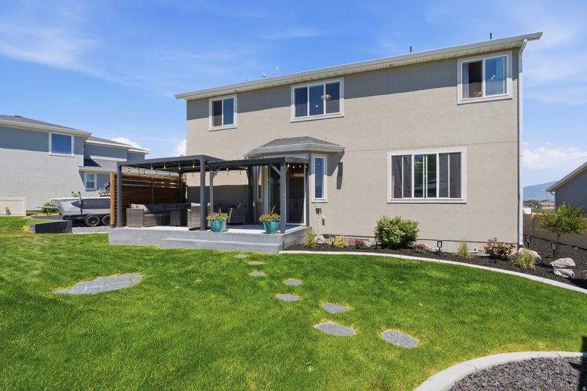 Stunning 5-bedroom, 3.5-bath Saratoga Springs home with - photo 48