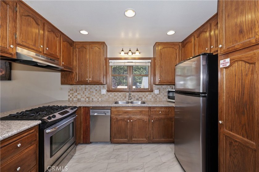 Prime Lower Moonridge location with stunning golf course views ~ - photo 15