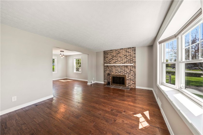 Welcome to 118 Queensboro Rd in Irondequoit - a beautifully - photo 5