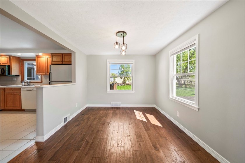 Welcome to 118 Queensboro Rd in Irondequoit - a beautifully - photo 8