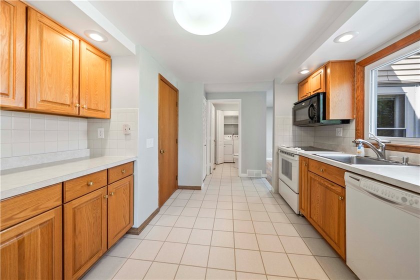 Welcome to 118 Queensboro Rd in Irondequoit - a beautifully - photo 10