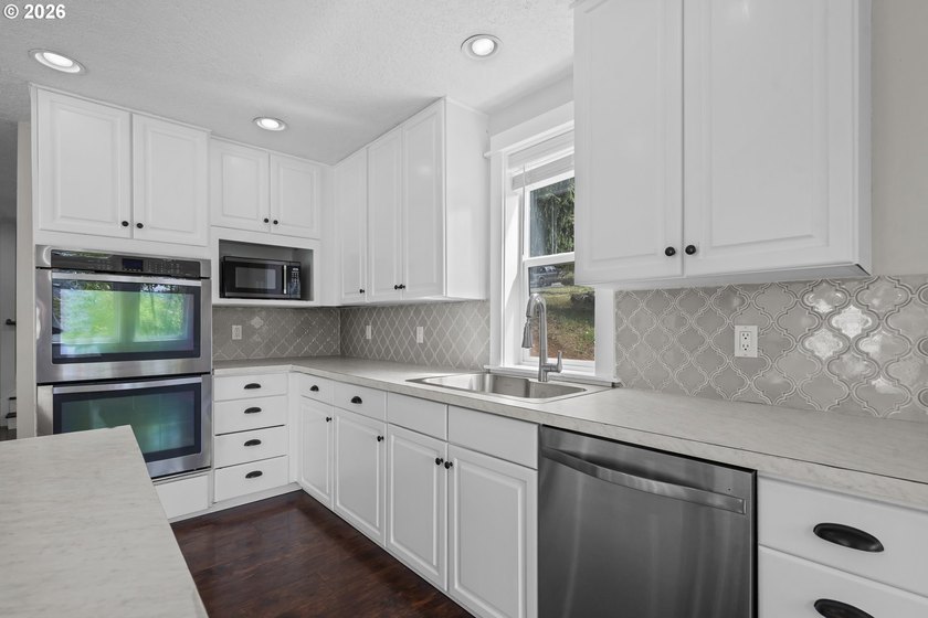 4 bed, 2.5-bath home offering 2,386 sq ft of thoughtfully - photo 8