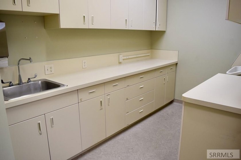 PRIME LOCATION! SPACIOUS! The Building is Located in a busy - photo 22