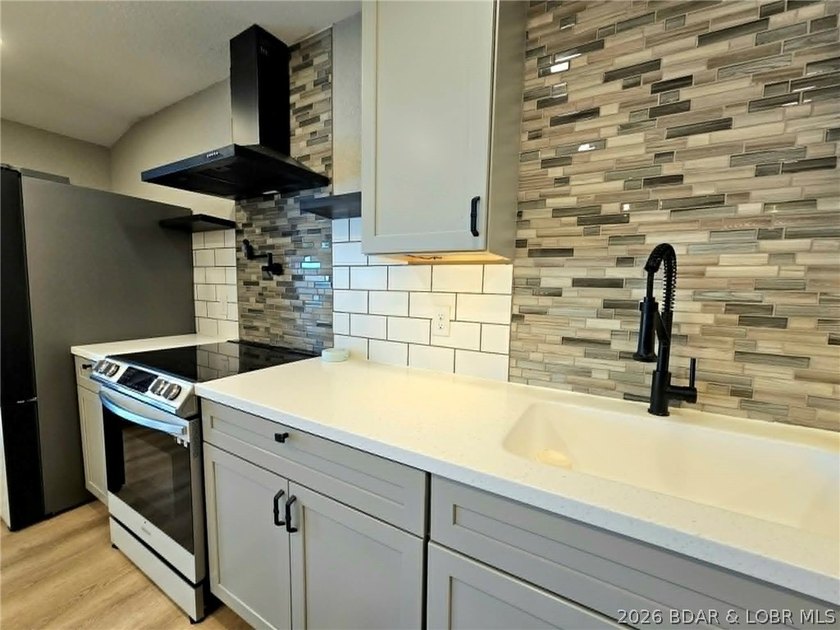 Two beautifully remodeled lakefront homes offering an incredible - photo 26