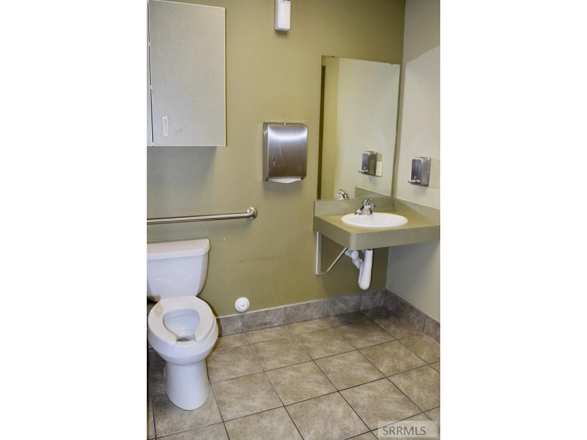PRIME LOCATION! SPACIOUS! The Building is Located in a busy - photo 36