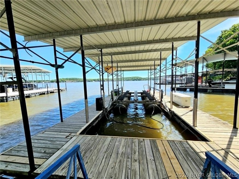 Two beautifully remodeled lakefront homes offering an incredible - photo 37