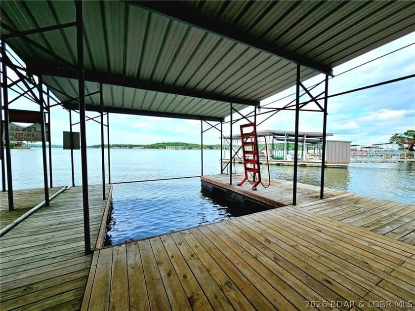 Two beautifully remodeled lakefront homes offering an incredible - photo 45