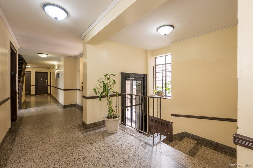 PRICE REDUCTION! MOTIVATED SELLER!! Don't miss this exceptional - photo 2