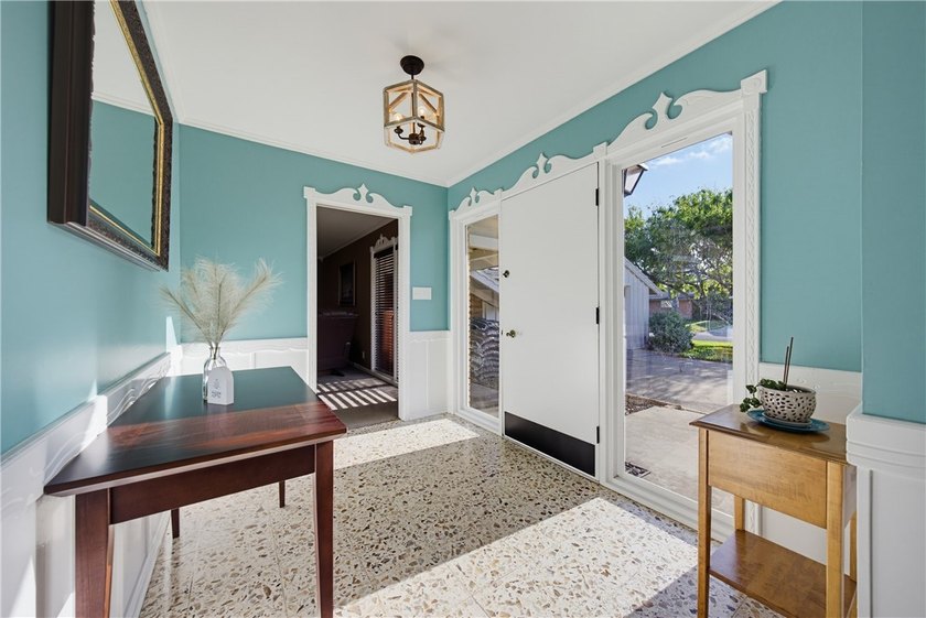 LOCATED in the heart of Portland! This beautifully maintained - photo 4