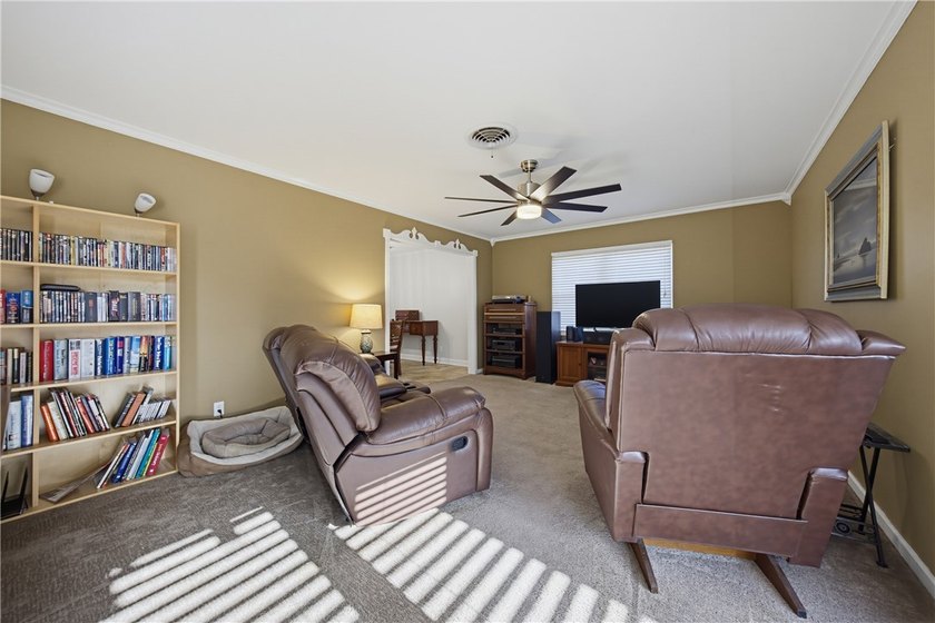LOCATED in the heart of Portland! This beautifully maintained - photo 5