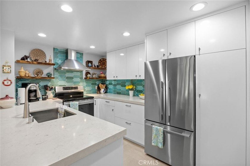 A Rare Find, Turn Key corner unit Condo on the 1st floor and is - photo 13