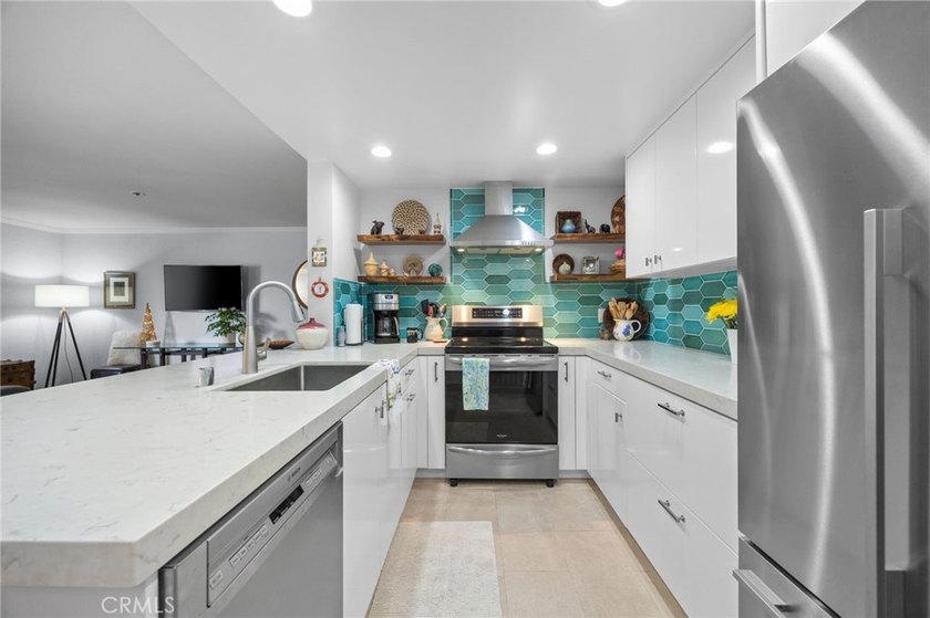 A Rare Find, Turn Key corner unit Condo on the 1st floor and is - photo 14