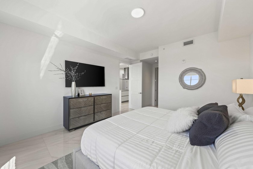 Located in the heart of Downtown Boca, Tower 155 is everything - photo 22