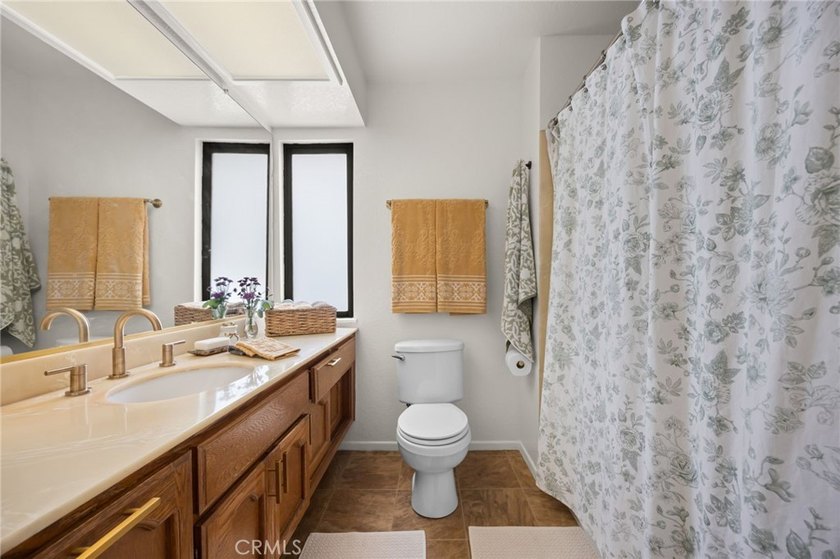 A Rare Find, Turn Key corner unit Condo on the 1st floor and is - photo 25