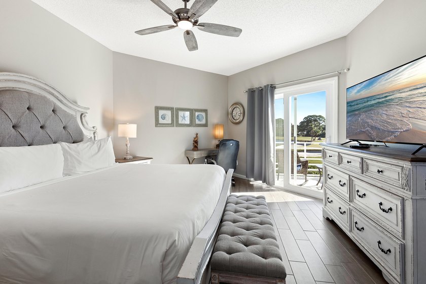 Welcome to 982 Northshore Drive, a beautifully updated townhome - photo 24