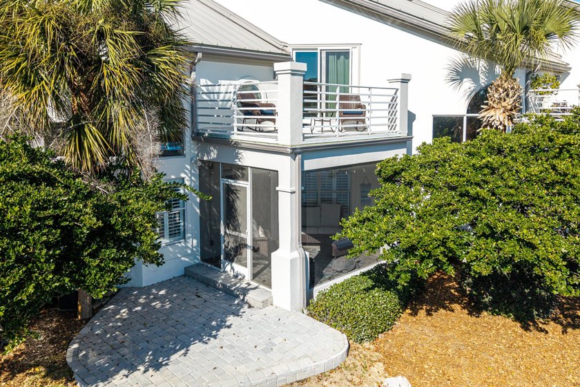 Welcome to 982 Northshore Drive, a beautifully updated townhome - photo 45