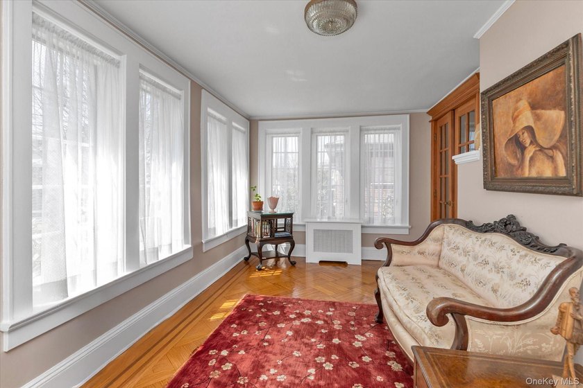 Welcome home to this cozy 3-bedroom colonial in the heart of - photo 6