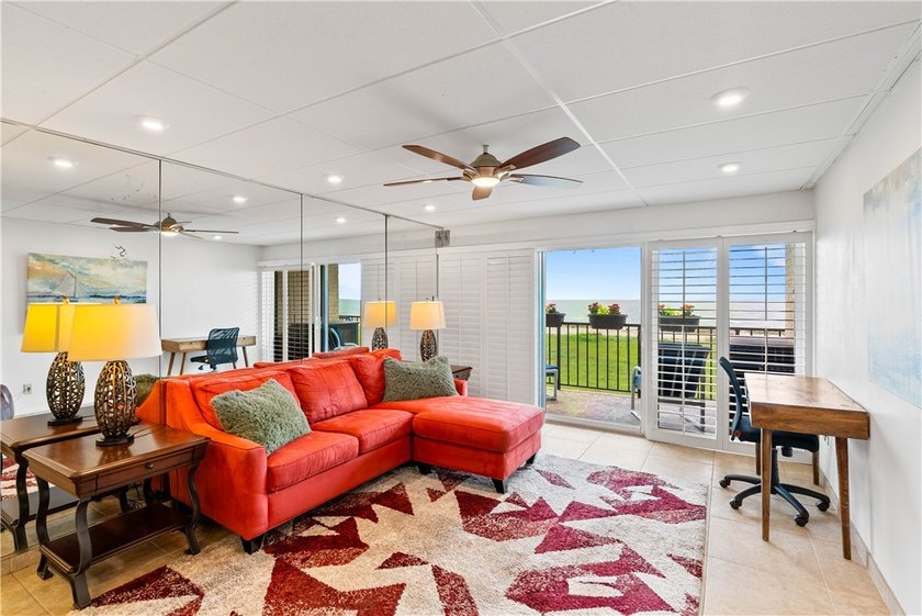 Beachfront Living at Beach Place Condo! Have you visited Beach - photo 2
