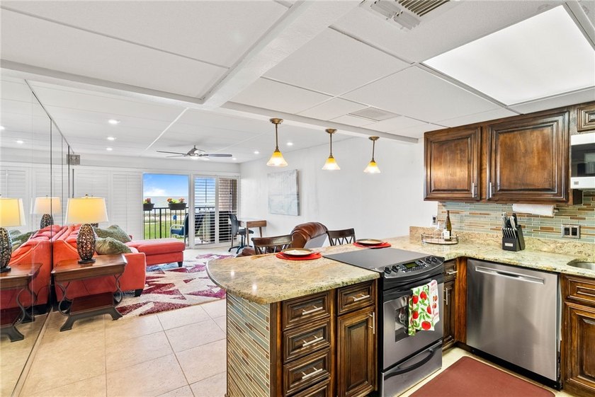 Beachfront Living at Beach Place Condo! Have you visited Beach - photo 6