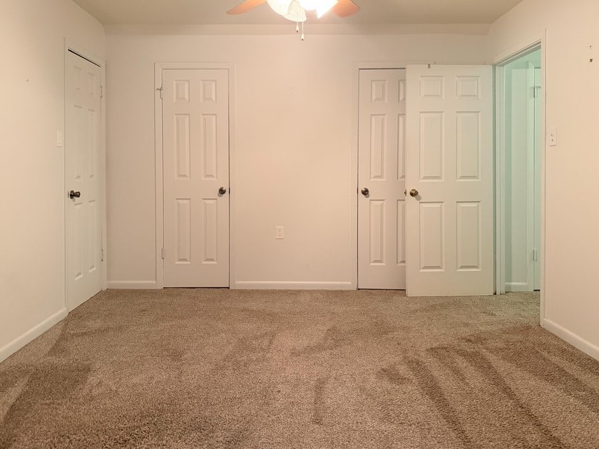 Welcome home to this charming 3-bedroom, 2.5 bath home in the - photo 33