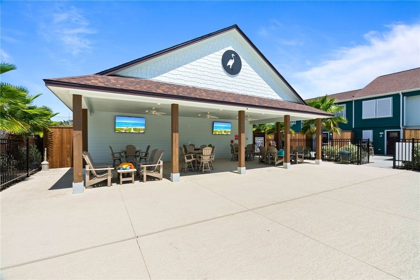 Welcome to LITTLE BAY LANDING, a beautifully renovated 24-unit - photo 6