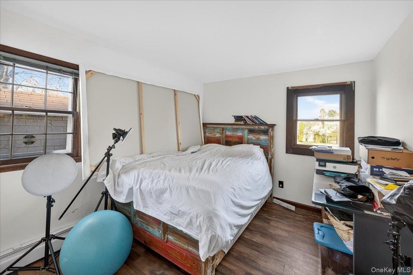 Welcome to this spacious and versatile home set on an oversized - photo 8