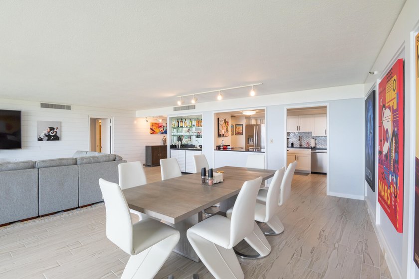Beautiful 3 bedroom 3 full bath unit with Amazing Panoramic - photo 12