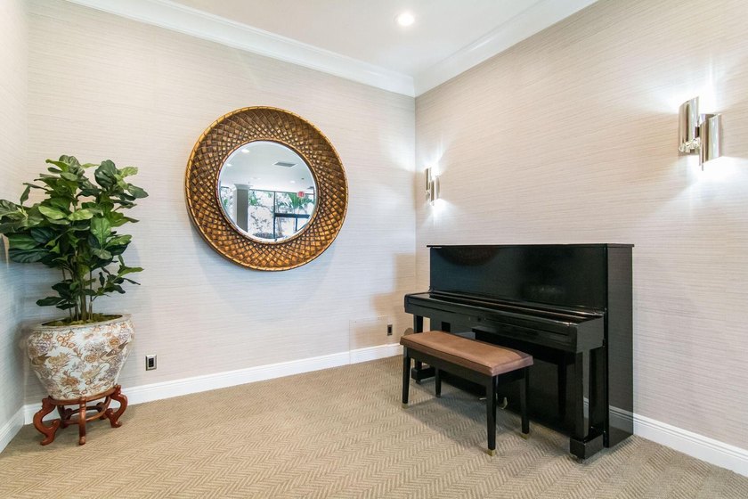 Beautiful 3 bedroom 3 full bath unit with Amazing Panoramic - photo 39