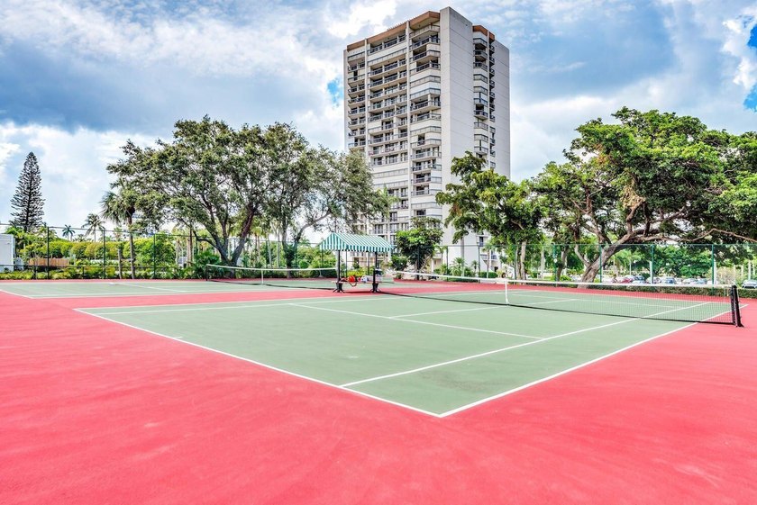 Beautiful 3 bedroom 3 full bath unit with Amazing Panoramic - photo 41
