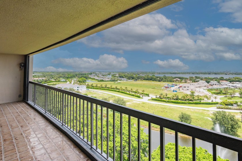 Beautiful 3 bedroom 3 full bath unit with Amazing Panoramic - photo 43