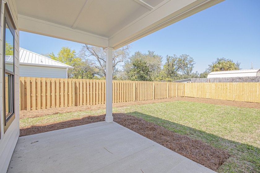 Step into this semi-custom home beautifully designed with plenty - photo 44