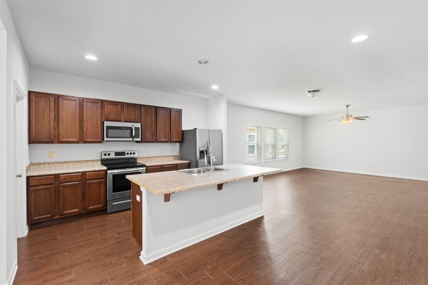 Fantastic home! Affordably priced to sell. This home has so much - photo 11