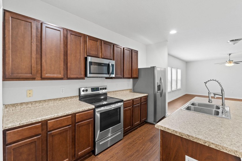 Fantastic home! Affordably priced to sell. This home has so much - photo 17