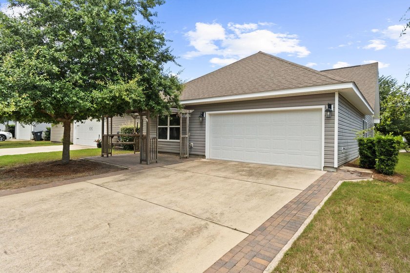 Fantastic home! Affordably priced to sell. This home has so much - photo 39