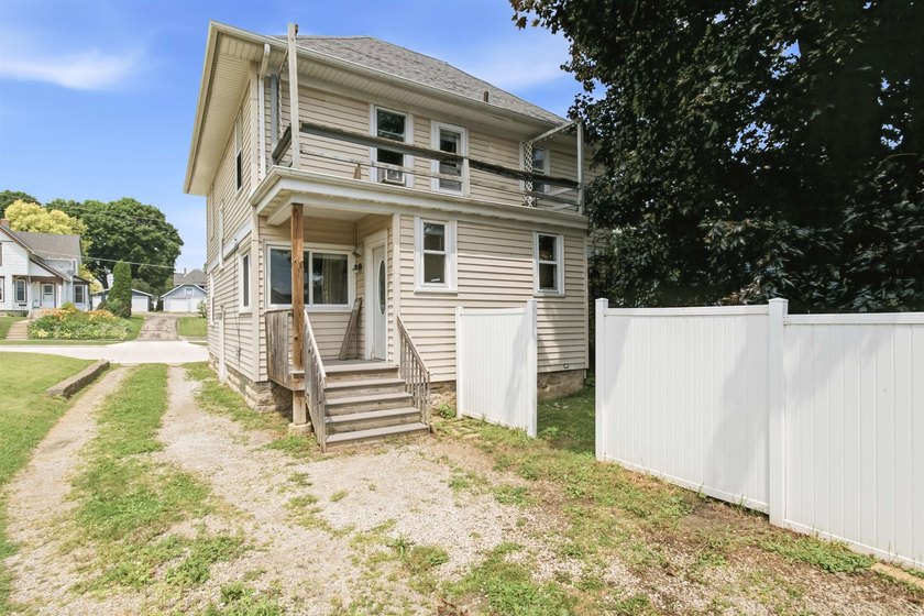 With a little TLC, this 4 bedroom, 1.5 bath home could be - photo 39
