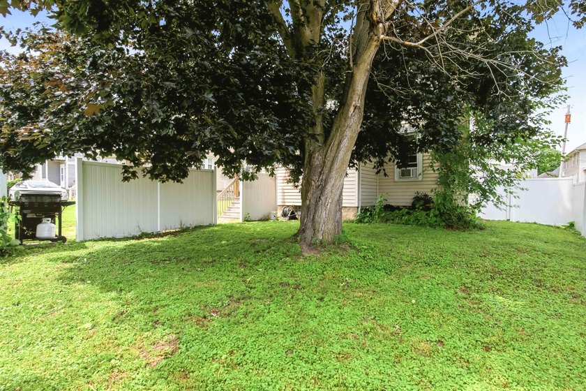 With a little TLC, this 4 bedroom, 1.5 bath home could be - photo 41