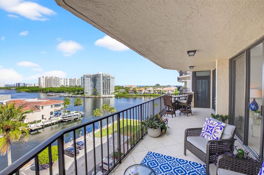 Wake up to breathtaking Intracoastal views from this upgraded - photo 24
