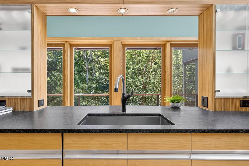 Designed by renowned North Carolina Modernist architect Bill - photo 32