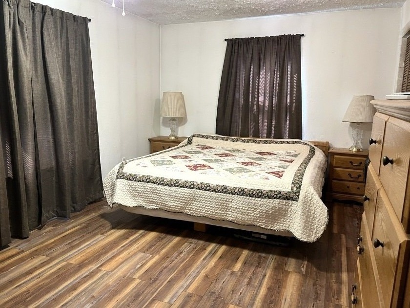 Large Primary Bedroom - photo 8
