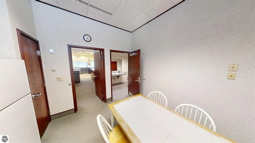 Establish your business in this high-visibility, 2,500 sq. ft - photo 7