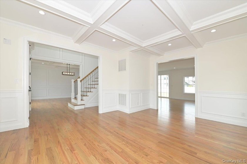 Welcome to this beautiful newly constructed center hall colonial - photo 6