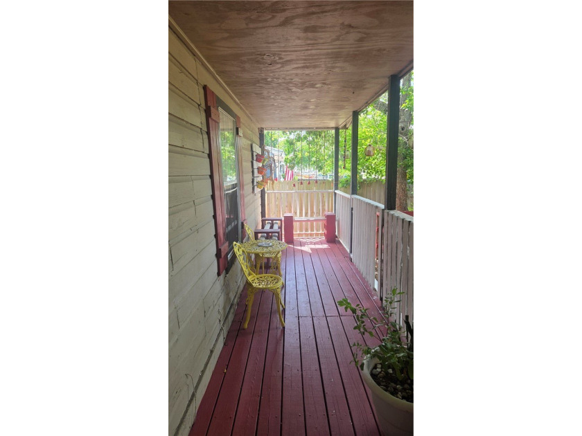 INVESTMENT OPPORTUNITY!! Main house is 4 Bedrooms and 1 Bath and - photo 6